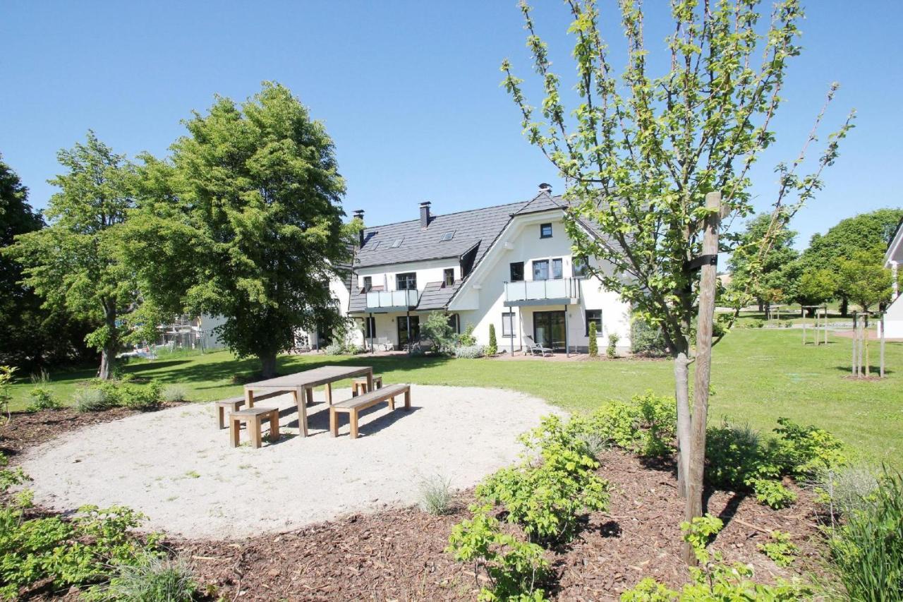 Strandnahe Fewo Rex Rugia: Terrasse & Ahoi Erlebnisbad Lobbe Exterior photo